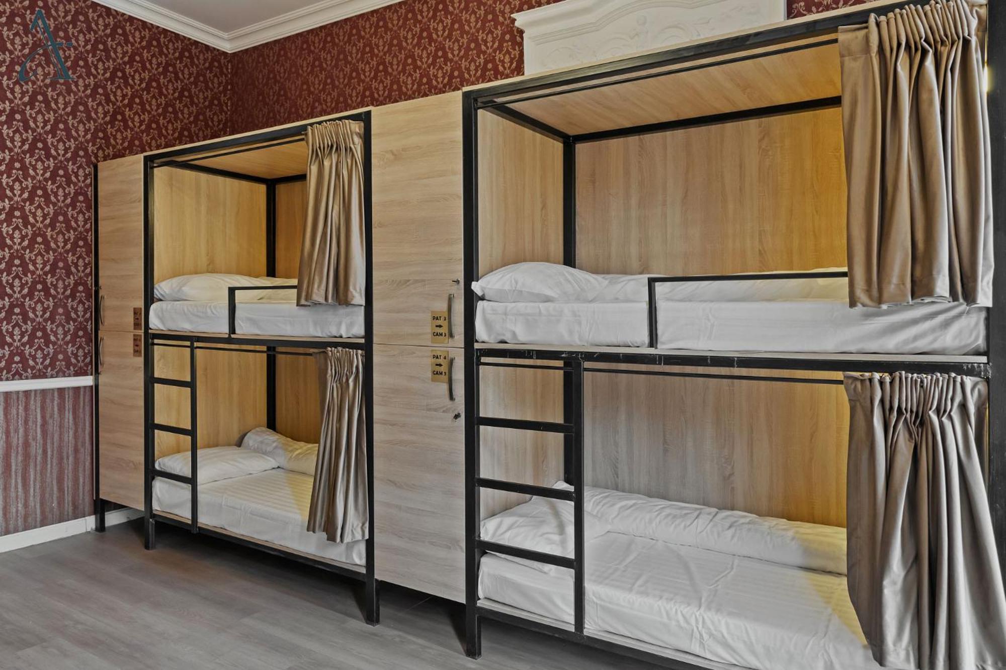 Ramana Garden Hostel - Self-Service Accommodation Bucureşti Ngoại thất bức ảnh